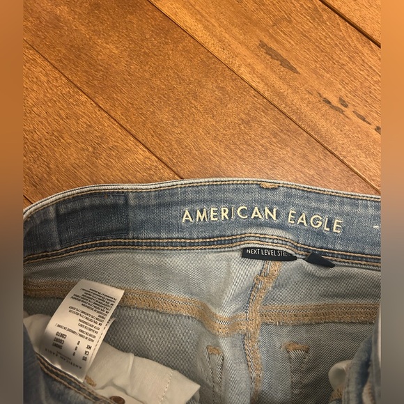 American Eagle Outfitters - Picture 3 of 3